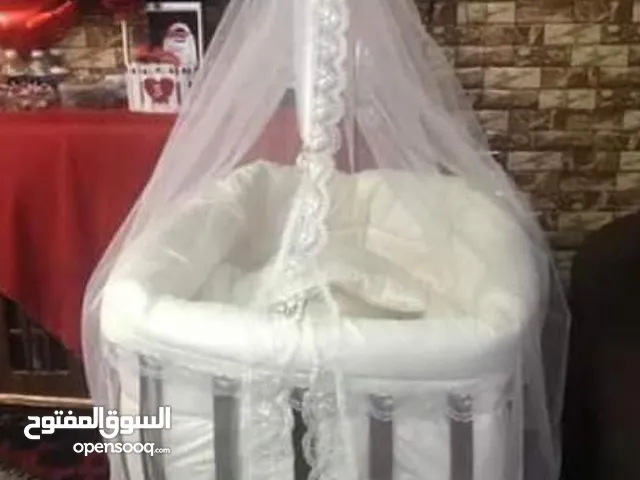 سرير اطفال تركي مستخدم قليل