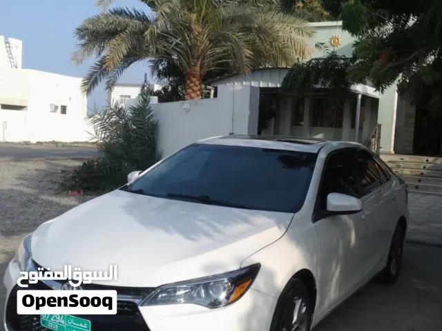 2017 تويوتا كامري SE