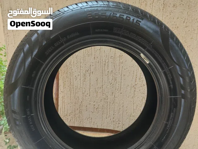 إطار عدد 1 نوع (هاي فلاي) مستعمل نظيف  205/65/15