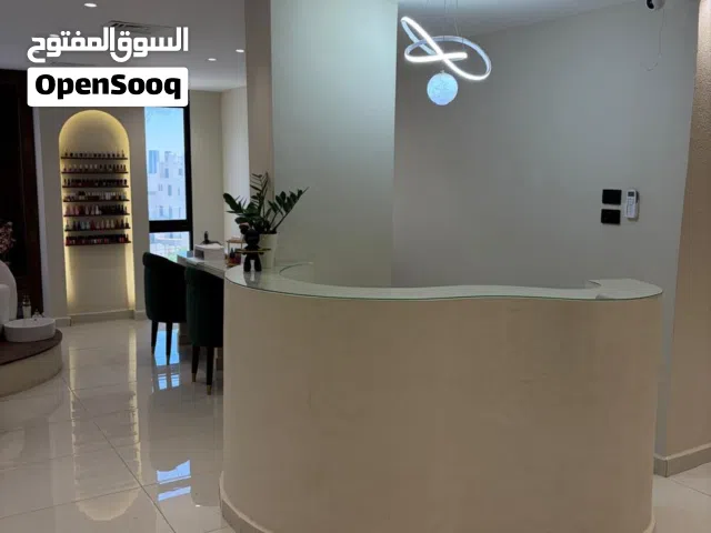 مركز اظافر ورموش وصحي جاهز للبيع والايجار