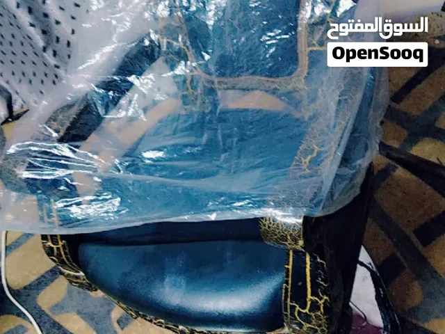 كرسي حلاقة بحالة ممتازة