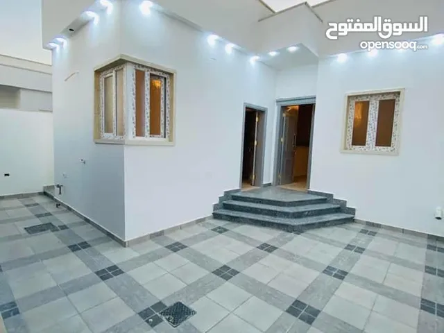 140 m2 4 Bedrooms Townhouse for Rent in Tripoli Ain Zara