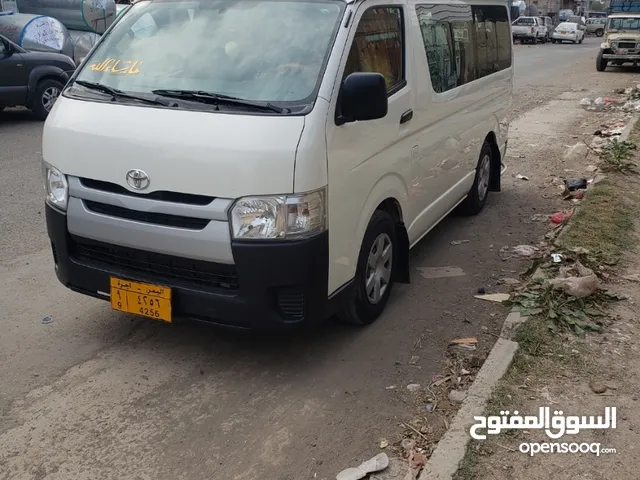Toyota Hiace 2017 in Dhamar