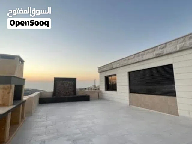 شقة طابق اخير مع روف للبيع  بمساحه 240م بسعر لقطه  طريق السلام بالقرب من دوار الاتصالات مرج الحمام
