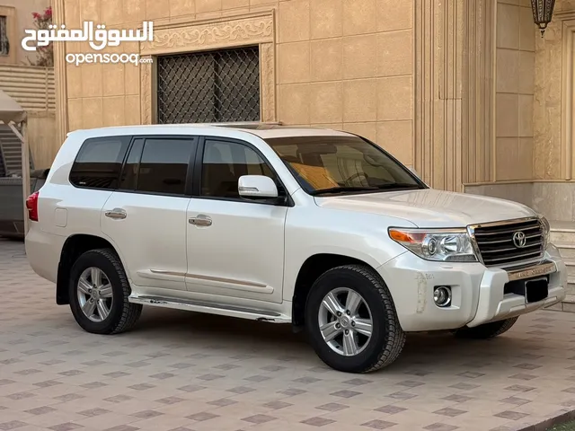 لاندكروزر GXR 2014 نظيفة جدًا الصيانة وكالة مالك اول نص فل