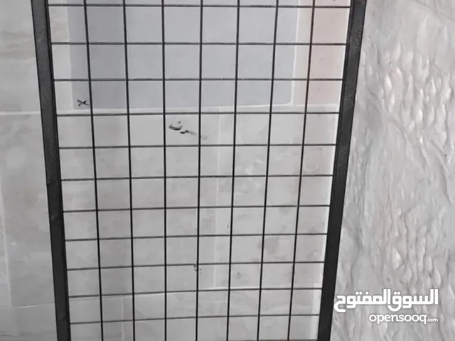 ستاند حديد مستعمل للبيع