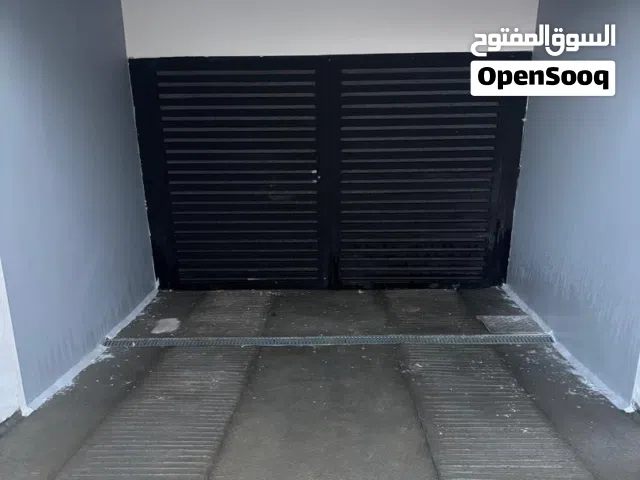 بدروم للإجار _ سوق الجمعة بالقرب من مطعم باراكودا