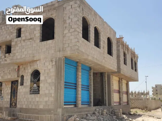 عماره في حي المغتربين بحزيز قريب شارع تعز اقوا عرطه