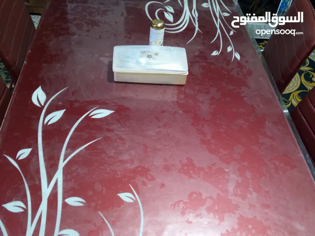 ميز ارابع كراسي حلو نضيف