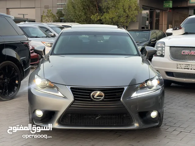 لكزس IS200T بحالة ممتازة جدا واراد امريكي اوراق جمارك فول مواصفات