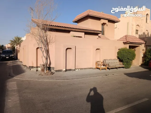 255 m2 5 Bedrooms Townhouse for Rent in Southern Governorate Eastern Riffa