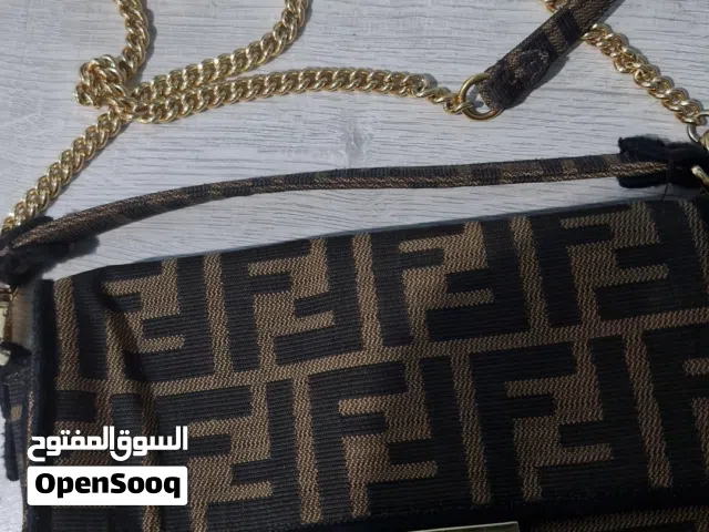 حقيبة فندي صغيرة أصلية بدون تغليف استعمال خفيف