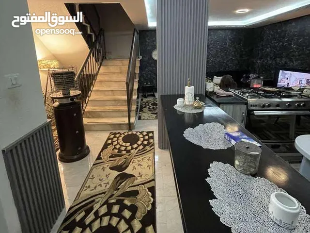 231 m2 4 Bedrooms Apartments for Rent in Amman Deir Ghbar