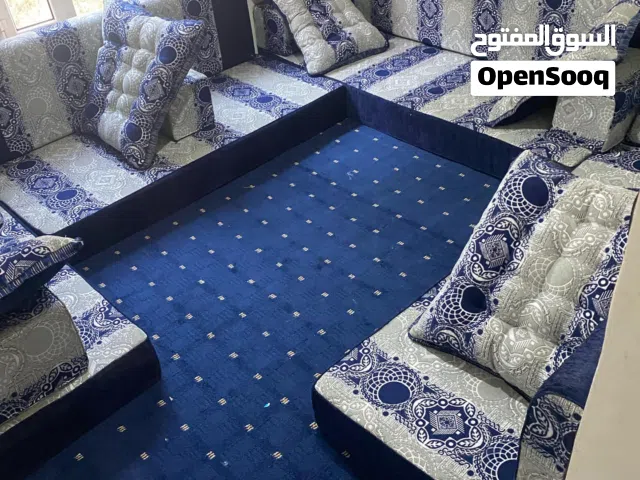 مجلس ضغط كامل سبعه متر ونص استخدام ثمانيه اشهر نضيف شبه جديد ارتفاع عشرين مع سبعه مداكي وسبعه لحافات