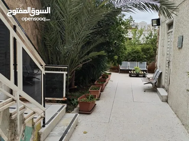 شقة تجارية للبيع في افضل مواقع جبل عمان / الرينبو الرقم المرجعي : 47016