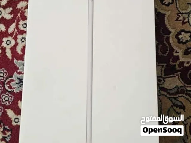 للبيع او للبدل ايباد ابل الجيل الثامن ذاكره 128 شبه جديد