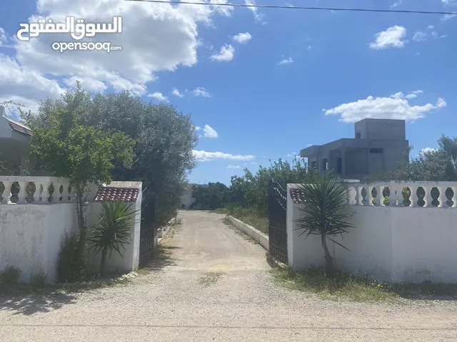للاتصالات يرجى تواصل معنا عبر الواتساب منزل في منطقة هادئة جدا قريب من كل شئ في ضرف 5 دقائق