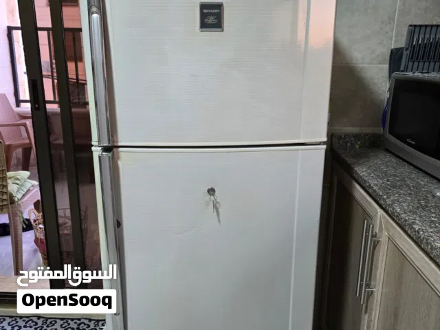ثلاجة شارب ياباني 16 قدم بحالة جيدة للبيع