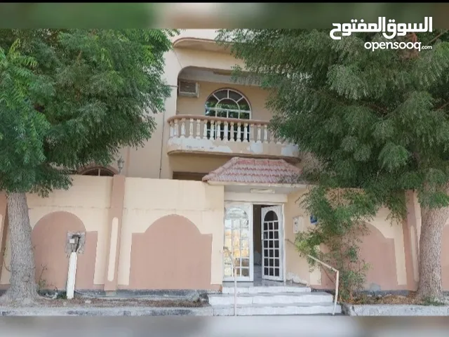 400 m2 More than 6 bedrooms Townhouse for Sale in Southern Governorate Eastern Riffa