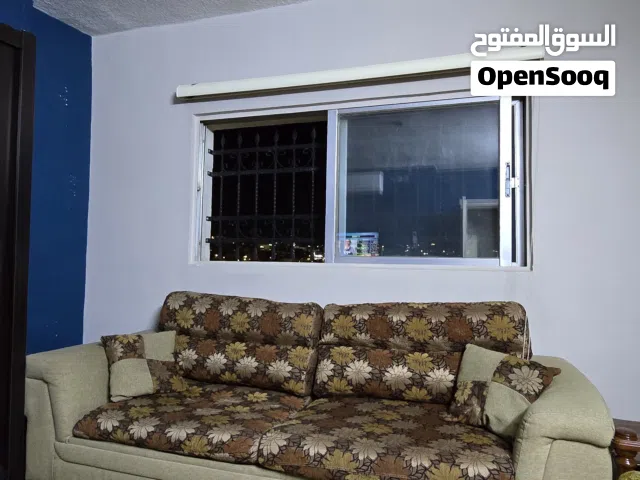 كنب مقعد ثلاثي