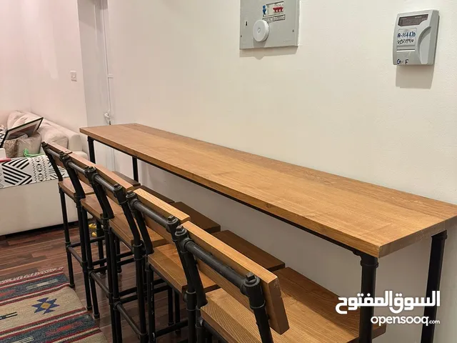 High bar table with 5 chairs طاولة بار مرتفعه مع 5 مقاعد