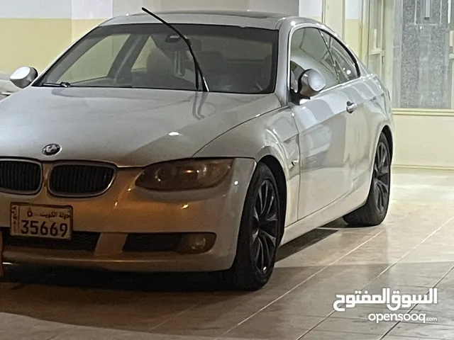 BMW 3 Series 325 in Hawally