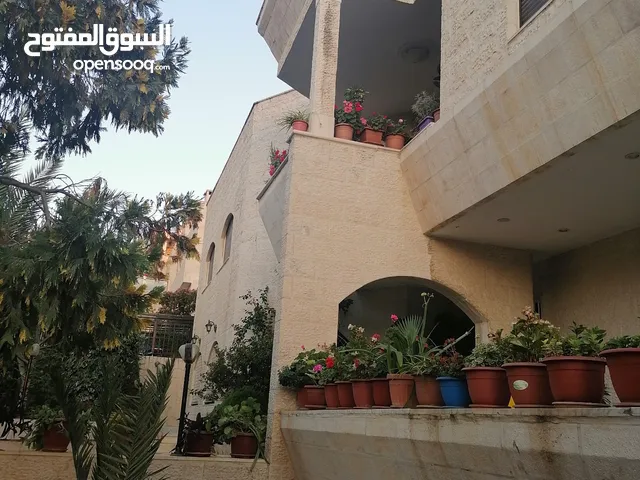 900m2 3 Bedrooms Villa for Sale in Amman Al Gardens