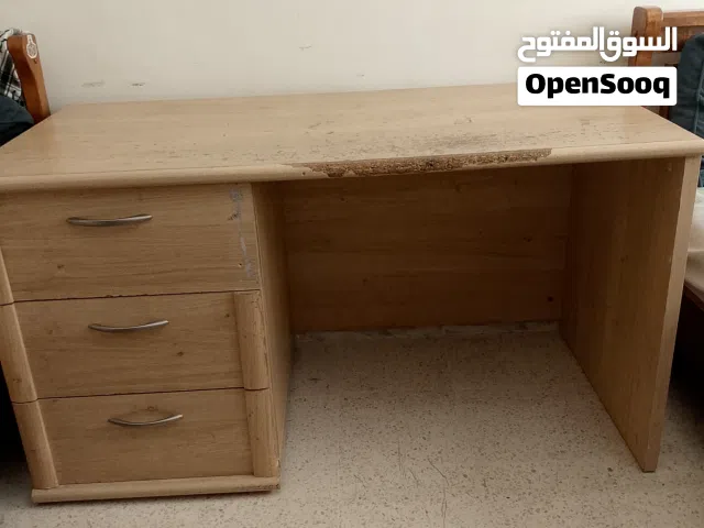 مكتب دراسي للبيع