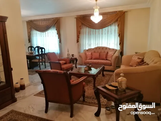 شقة مفروشة فاخرة جداً في ضاحية الرشيد وقرب الخدمات للإيجار للسكن العائلي أو سكن طالبات أو موظفات فقط