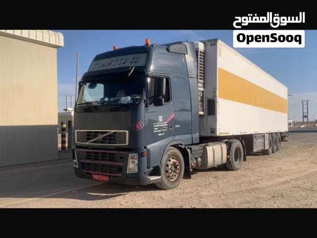 سياره نظيفه و متحتاج شي