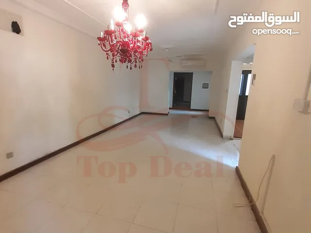 235m2 4 Bedrooms Apartments for Sale in Southern Governorate Riffa