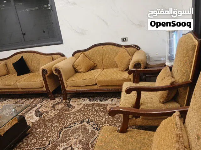 طقم كنب مستعمل بحالة الجديد