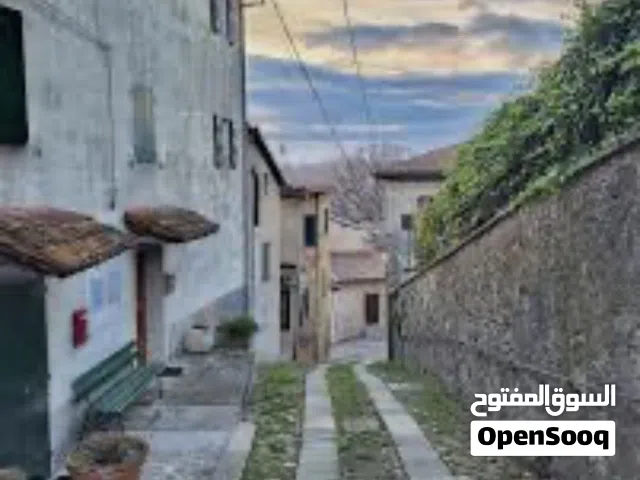 بيت للبيع قريب الشارع العام في التحسينيه موقع مميز