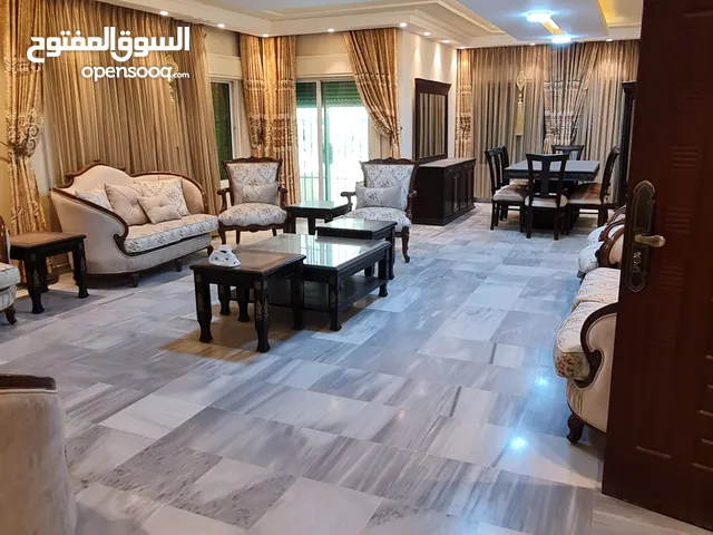 شقة للبيع في تلاع العلي 218م طابق اول محدثة سوبر ديلوكس بسعر مغري جدااا