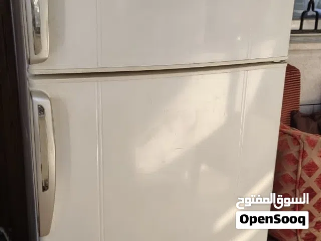 ثلاجة للبيع