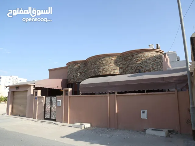 0m2 5 Bedrooms Villa for Rent in Muharraq Hidd