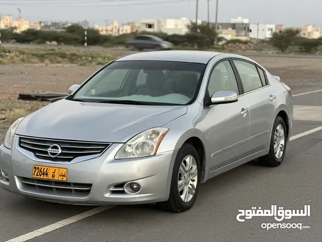 Nissan Altima 2010 in Al Dakhiliya