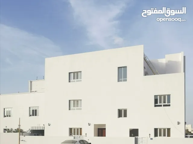 شقة في الطابق الأول بفلج الشام الجديدة لعائلة صغيرة فقط ممتازة جدا ونظيفة جدا .
