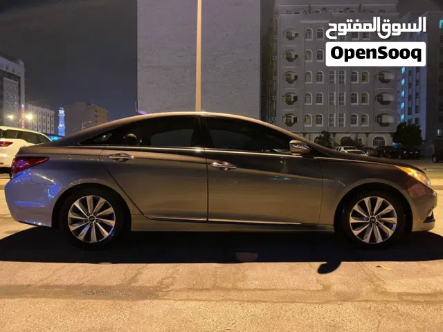 2014 هيونداي سوناتا Standard