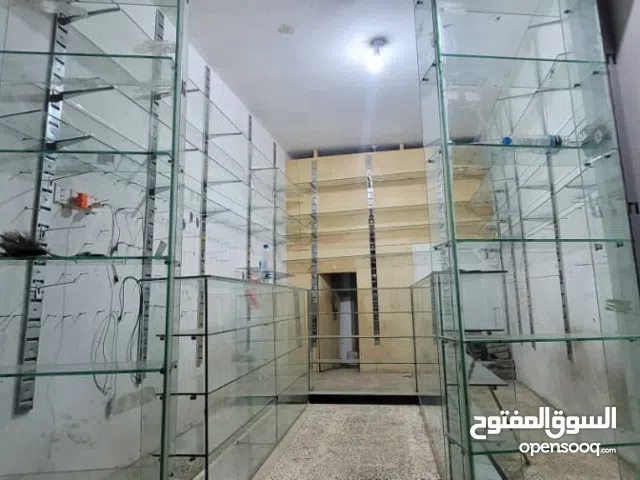 تخشيبه زجاج للبيع مع الباب والماسات