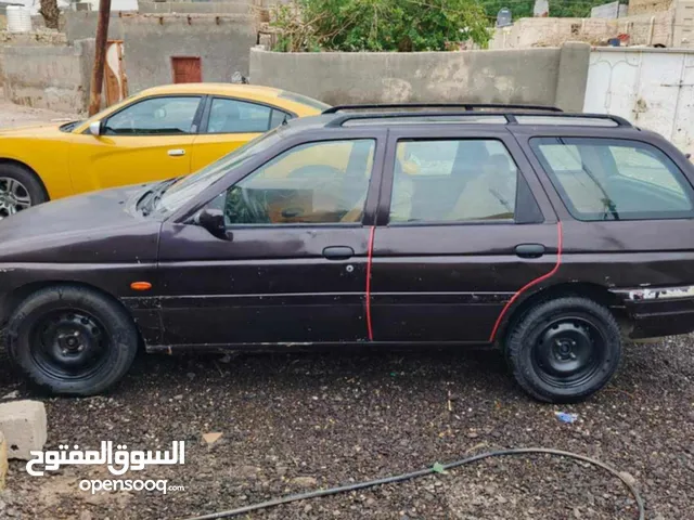 فورد اسكورت
