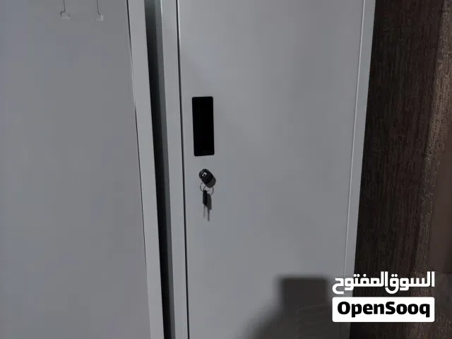 للبيع دولاب استعمال خفيف بحالة الجديد