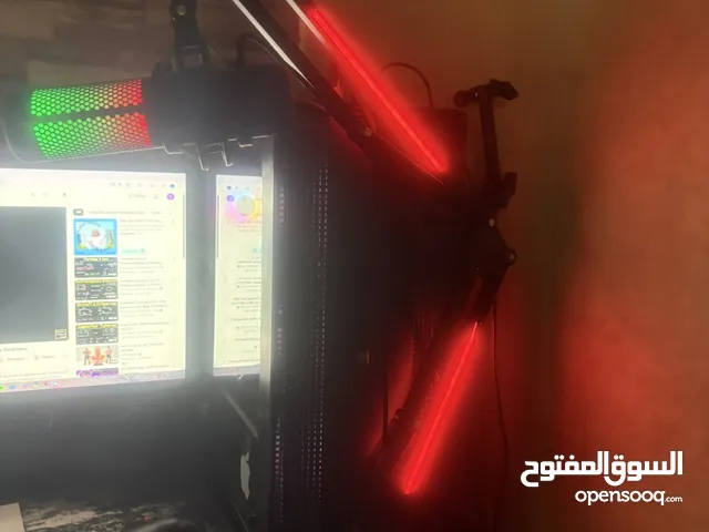 Hyper x quad cast s بحاله الجدي مع كرتونته وستاند مايك