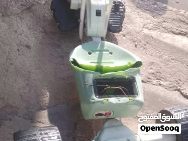 سيارة كهربا بحاجة بطارية