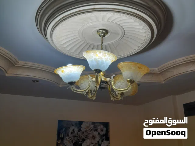 ثريه مستعمله بس جديده بدها بس لمبات للبيع