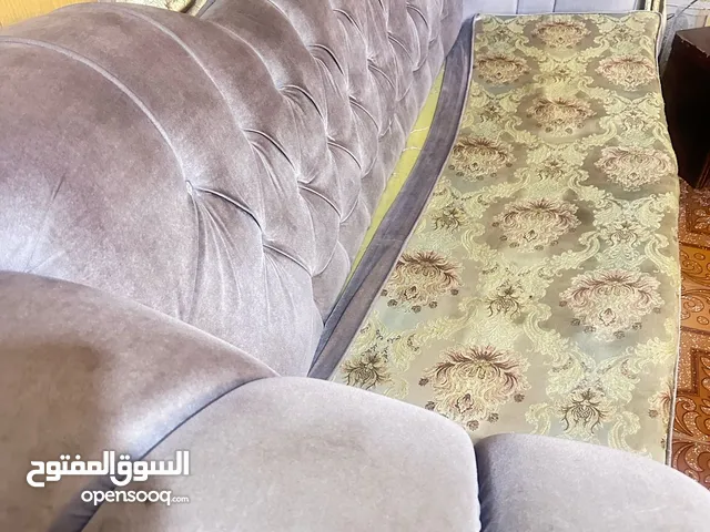 اثاث منزلي (طخم قنفات ملكي) 5قطع ثنين صغار و3كبار تكفي لي 10اشخاص وتحتوي على كوشات
