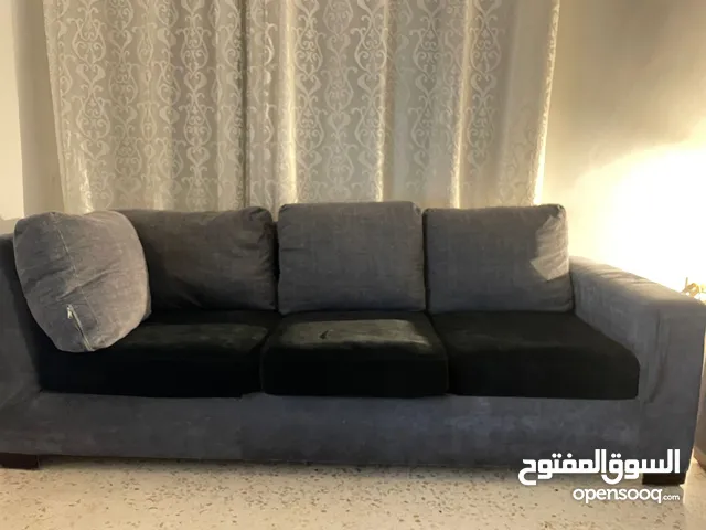 طقم كنب لون اسود وسكني