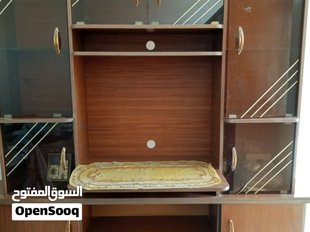 معرض طابقين للبيع