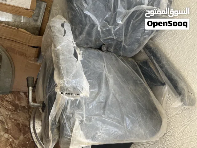كراسي حلاقه  حاجه نظيفه  مزال جديد بشكارته