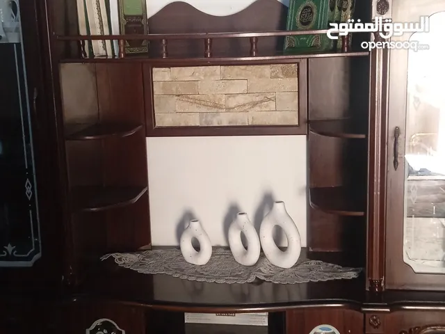 مكتبة للبيع
